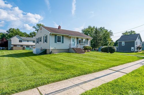 526 William St, Piscataway, NJ 08854-2218
