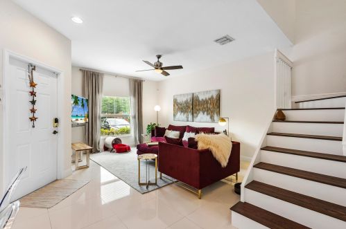 140 Monterey Bay Dr, Boynton Beach, FL 33426-8437