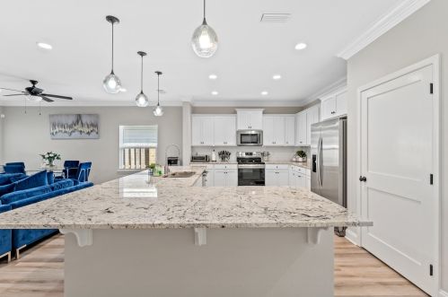 31 8th Ave, Shalimar FL  32579-1806 exterior