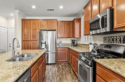 29292 Point Shore Dr, Lake Elsinore CA  92530-7277 exterior