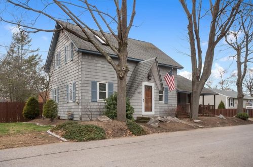 1074 Cedar Swamp Rd, Warwick, RI 02889-8213