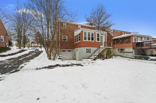 1069 Grandview Ave, Bridgeville PA  15017-2250 exterior