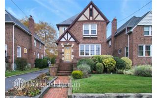 231 Piccadilly Dwns, Lynbrook, NY 11563-3145