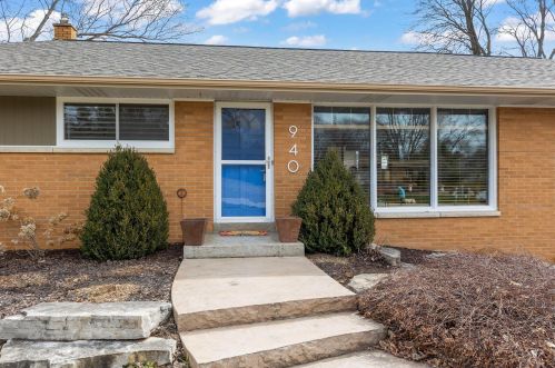940 Hi Ridge Ave, Waukesha, WI 53186-5478
