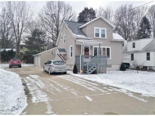 3832 Hile Rd, Cuyahoga Falls, OH 44224-4221