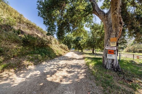 27550 Oak Spring Canyon Rd, Santa Clarita, CA 91387-2122