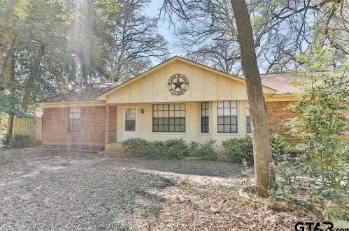 5307 Leaning Oaks, Flint TX  75762-6692 exterior