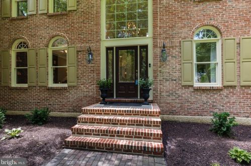 1311 Pennsridge Ct, Downingtown PA  19335-3670 exterior