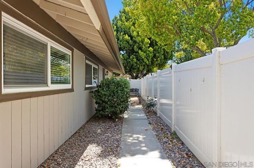 11423 Matinal Cir, San Diego, CA 92127-1235