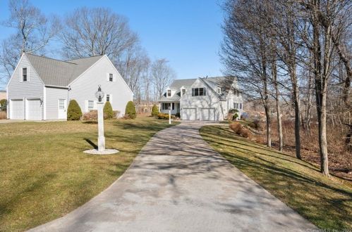 4 Village Dr, Waterford, CT 06385-3323