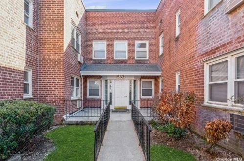 553 Central Ave, Cedarhurst, NY 11516-2126