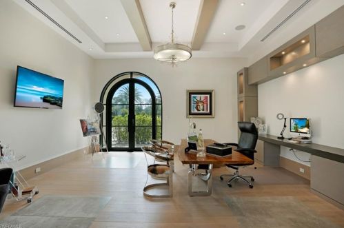 705 Myrtle Rd, Naples, FL 34108-2660