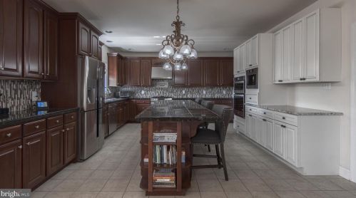 1 Cobalt Ct, Swedesboro NJ  08085-3644 exterior