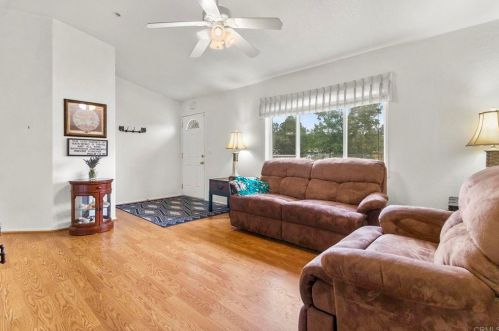 10610 Oak Creek Dr, Lakeside, CA 92040-1627