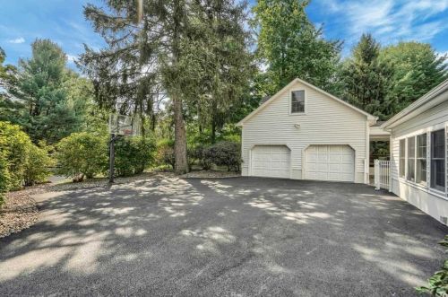 5 Carlson Ter, Fishkill NY  12524-3001 exterior