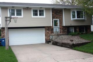 706 8th St, Park View, IA 52748-1027