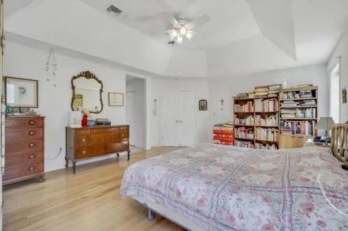 7 Menayas Ct, Washingtonville NY  10992-2032 exterior