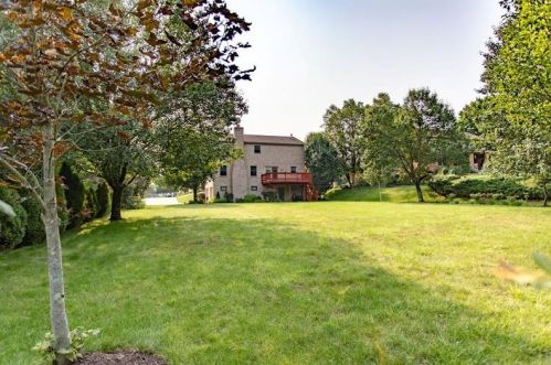 1003 Deveron Ct, Jeannette PA  15644-1056 exterior