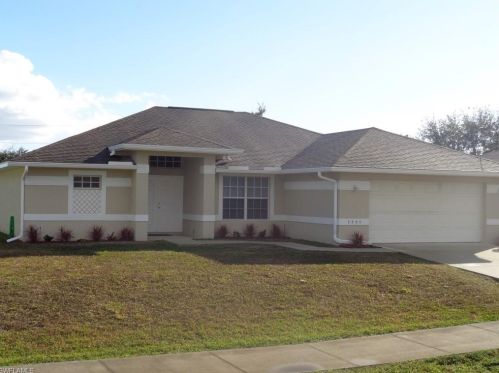 3905 12th St, Lehigh Acres, FL 33976-2814