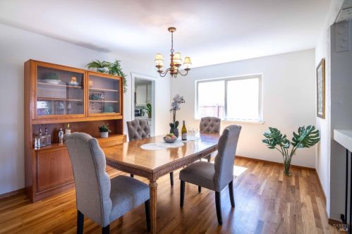 708 Montclair Dr, Santa Rosa CA  95409-2822 exterior