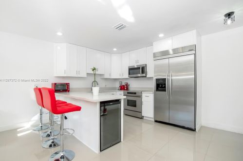 1401 3rd Ave, Dania Beach FL  33004-4214 exterior