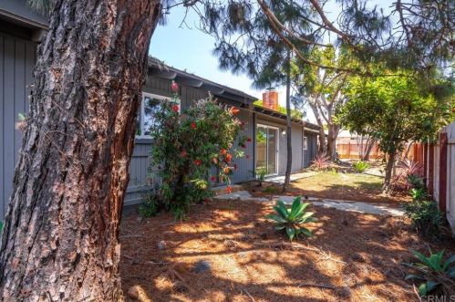 1176 Santa Fe Dr, Encinitas CA  92024-3954 exterior