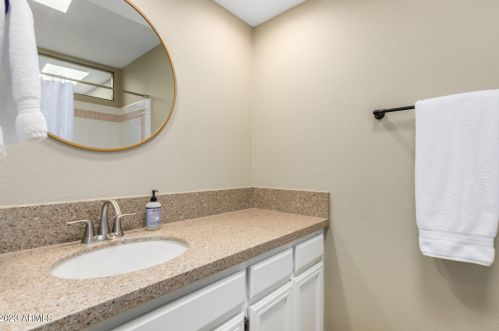 11039 11th St, Phoenix AZ  85020-5852 exterior