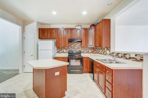 8 Stable Ct, Erial, NJ 08081-5672
