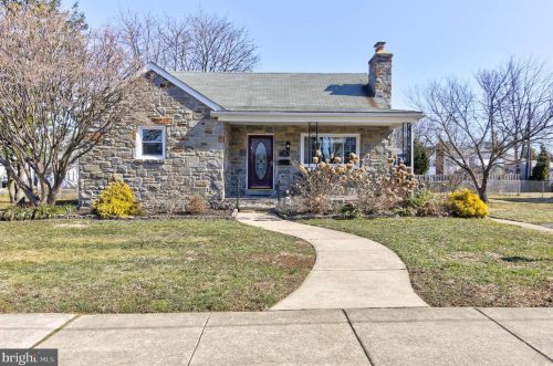 526 Kelly Ave, Woodlyn, PA 19094-1022