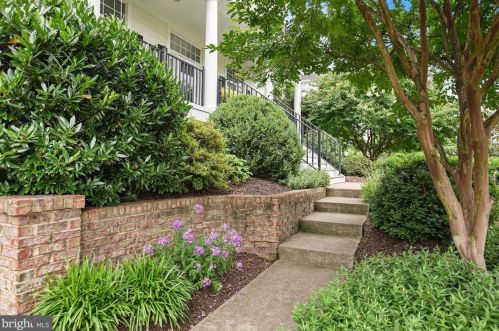 9012 Virginia Ter, Lorton, VA 22079-3251