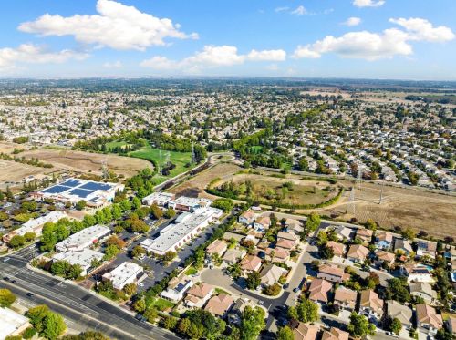 9271 Briles Ct, Elk Grove CA  95624-2451 exterior