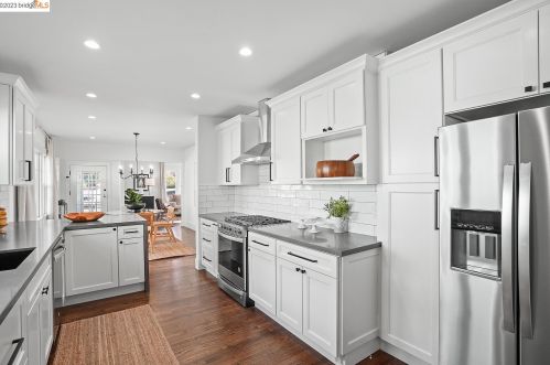 3059 Delaware St, Oakland CA  94602-3219 exterior