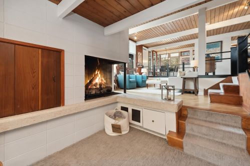 77 Lakeview Dr, Lake Geneva WI  53147-9701 exterior