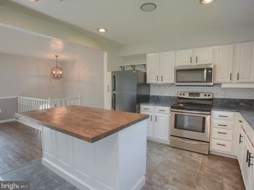 2734 Colonial Rd, Harrisburg, PA 17112-9529