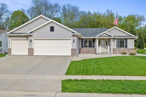 265 Lapham St, Oconomowoc, WI 53066-3073