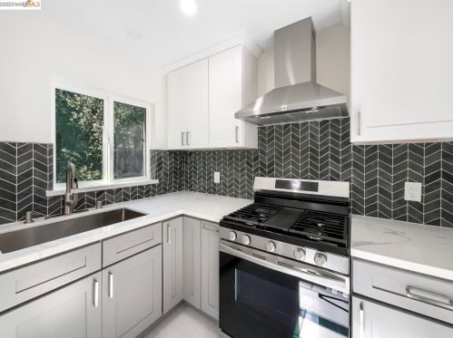 1451 Crestwood Dr, San Bruno CA  94066-1907 exterior