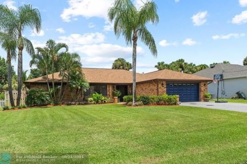 1565 Urbino Ave, Fort Pierce, FL 34953-2582