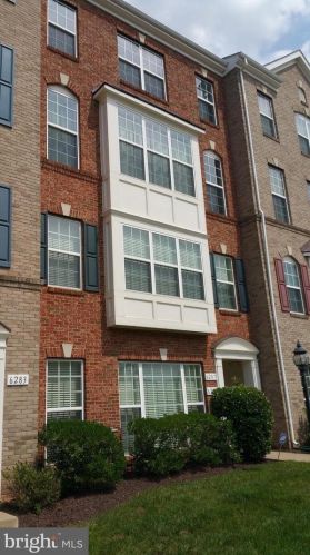 6285 Aster Haven Cir, Haymarket, VA 20169-6235