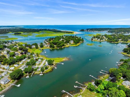 457 Washington St, Gloucester MA 01930-1777 exterior