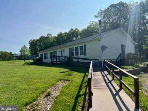 1527 Jacks Corner Rd, Hopewell, PA 16650-7960