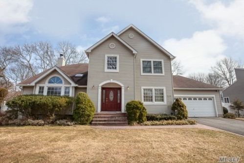 19 Scopelitis Ct, Holbrook, NY 11741-2019