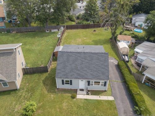 9 Stephen Ct, New Britain CT  06053-1633 exterior