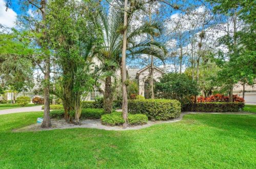 808 Forest Glen Ln, West Palm Beach, FL 33414-6328