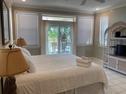 120 Gorrie Dr, Saint George Island FL  32328-2411 exterior