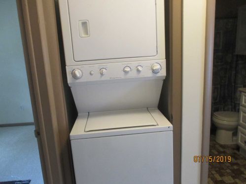 2 Locust Ct, Fishkill NY  12524-2634 exterior