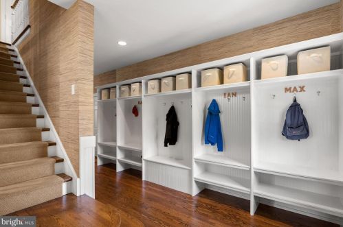 466 Black Swan Ln, Berwyn PA  19312-1908 exterior