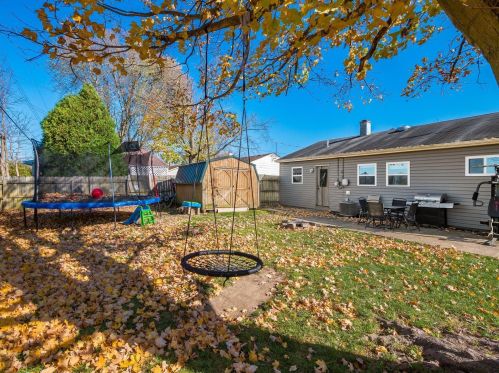 312 Madison Dr, West Jefferson OH  43162-1302 exterior