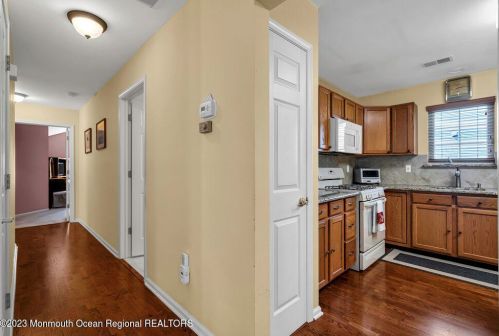 5 Winding River Rd, Lakewood NJ  08701-5734 exterior