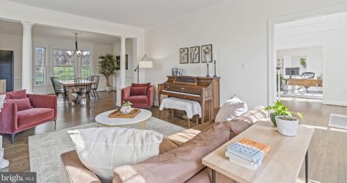 518 Fortress Cir, Leesburg VA  20175-8929 exterior