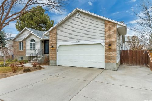 1064 Buckskin Ln, Taylorsville, UT 84088-8448